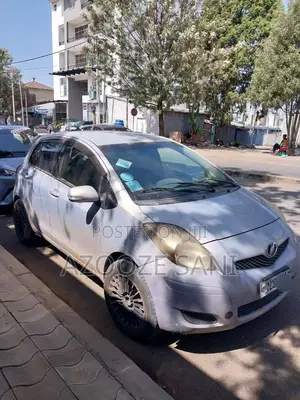 Toyota Yaris 2010 Silver
