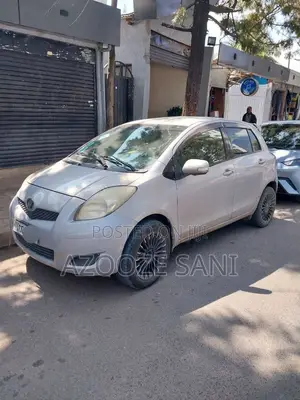 Toyota Yaris 2010 Silver