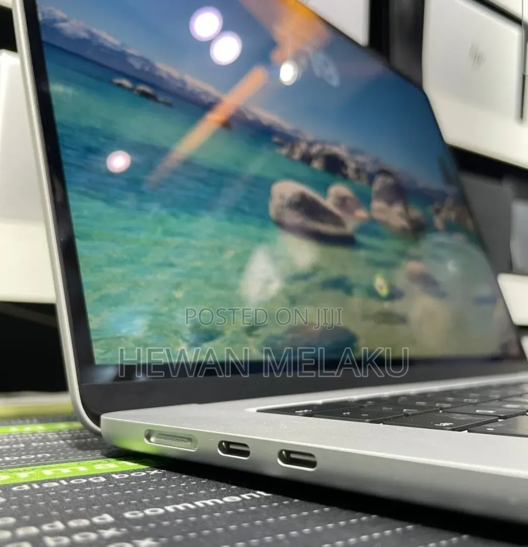 New Laptop Apple MacBook Air 2025 M4 24GB Apple M4 SSD 512GB