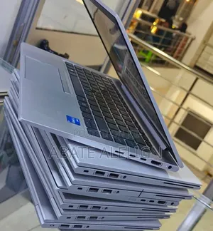 New Laptop HP EliteBook 830 G8 16GB Intel Core i5 SSD 512GB