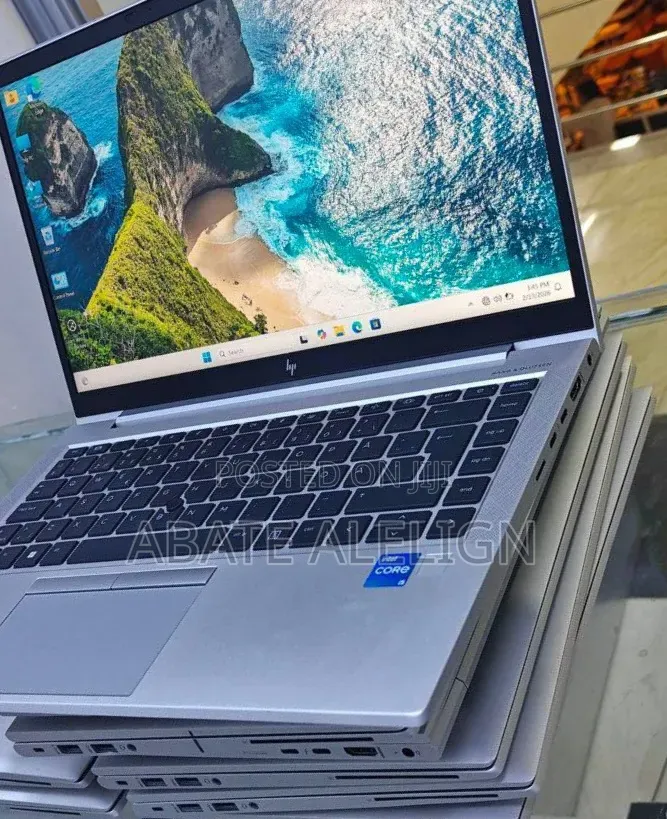 New Laptop HP EliteBook 830 G8 16GB Intel Core i5 SSD 512GB