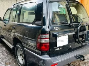 Toyota Land Cruiser 2005 Gray