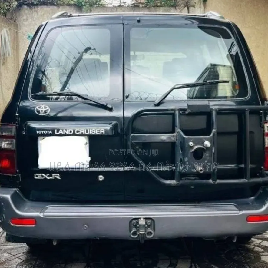 Toyota Land Cruiser 2005 Gray