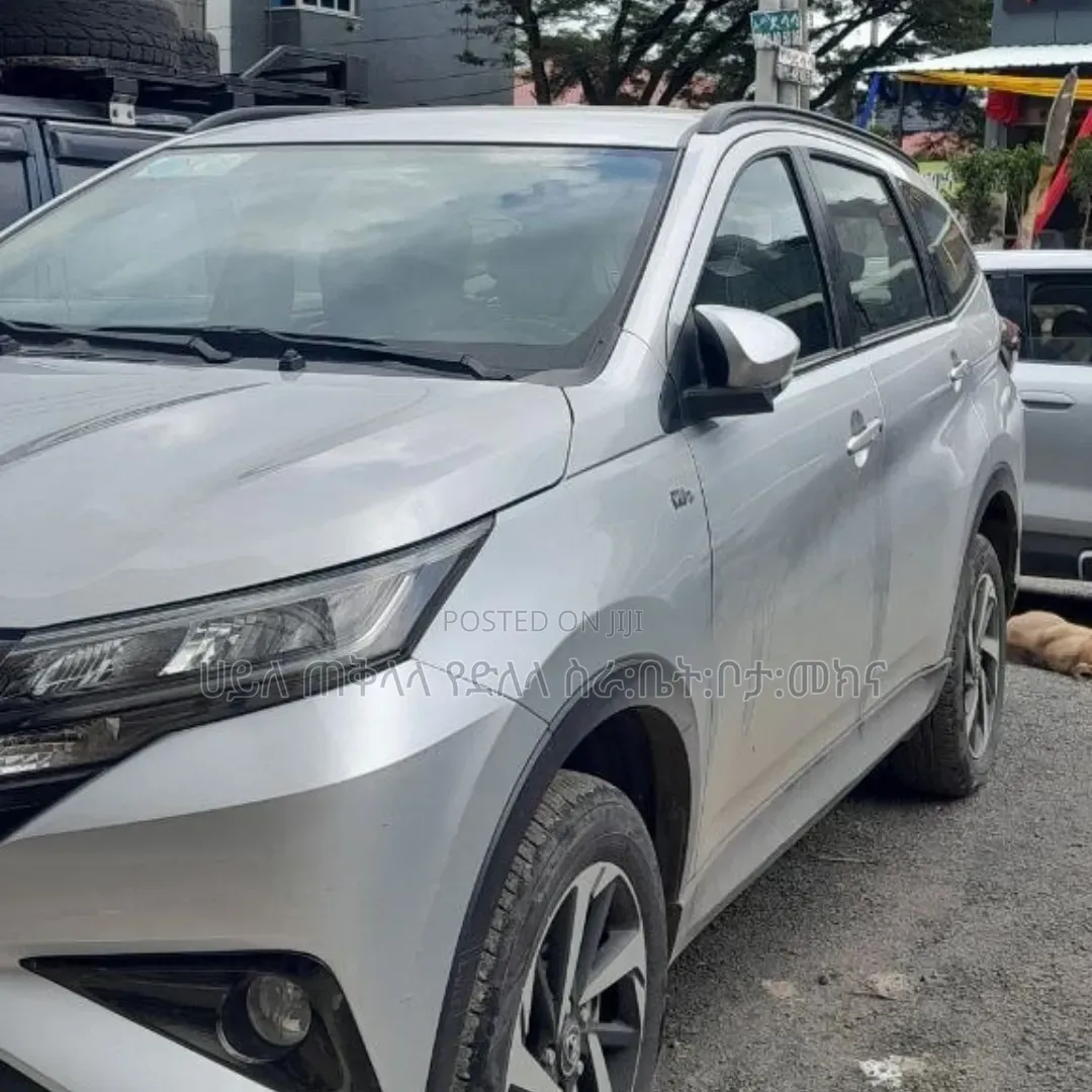 Toyota Rush 2022 Off white