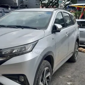 Toyota Rush 2022 Off white
