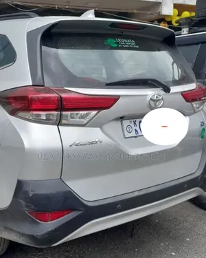 Toyota Rush 2022 Off white