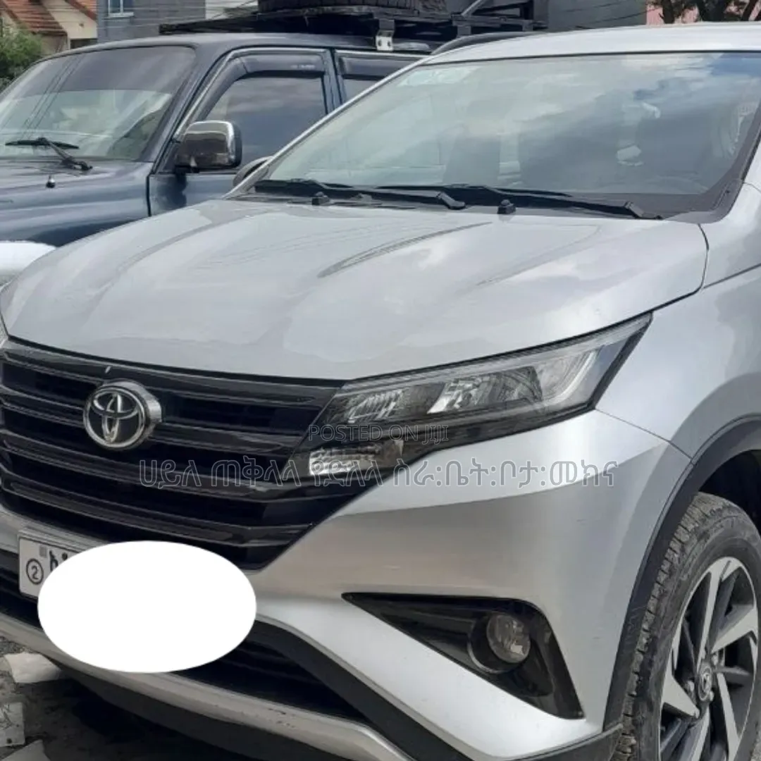 Toyota Rush 2022 Off white