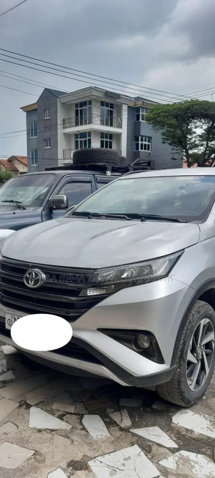 Toyota Rush 2022 Off white