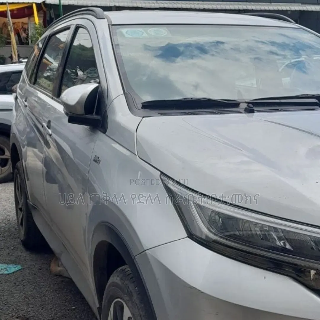 Toyota Rush 2022 Off white