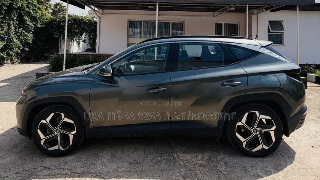 Hyundai Tucson 2022 Maroon