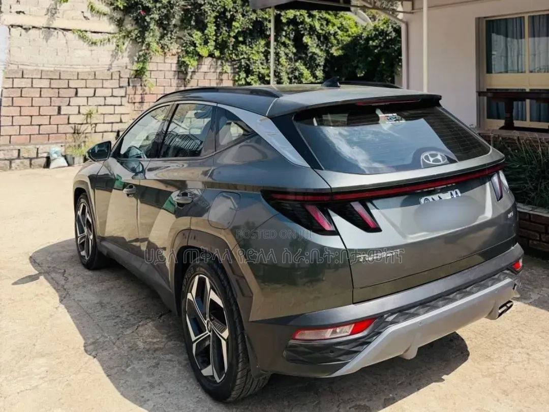 Hyundai Tucson 2022 Maroon