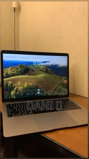 Laptop Apple MacBook Air 2022 M2 8GB Intel Core i5 SSD 256GB