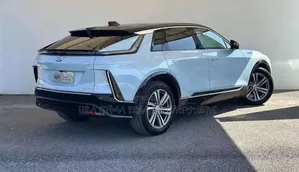 Cadillac Lyriq 2024 Blue
