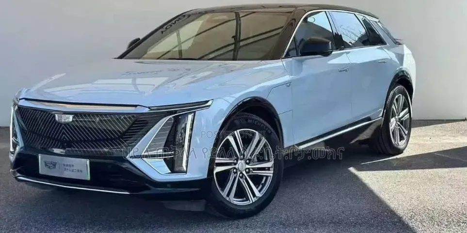 Cadillac Lyriq 2024 Blue