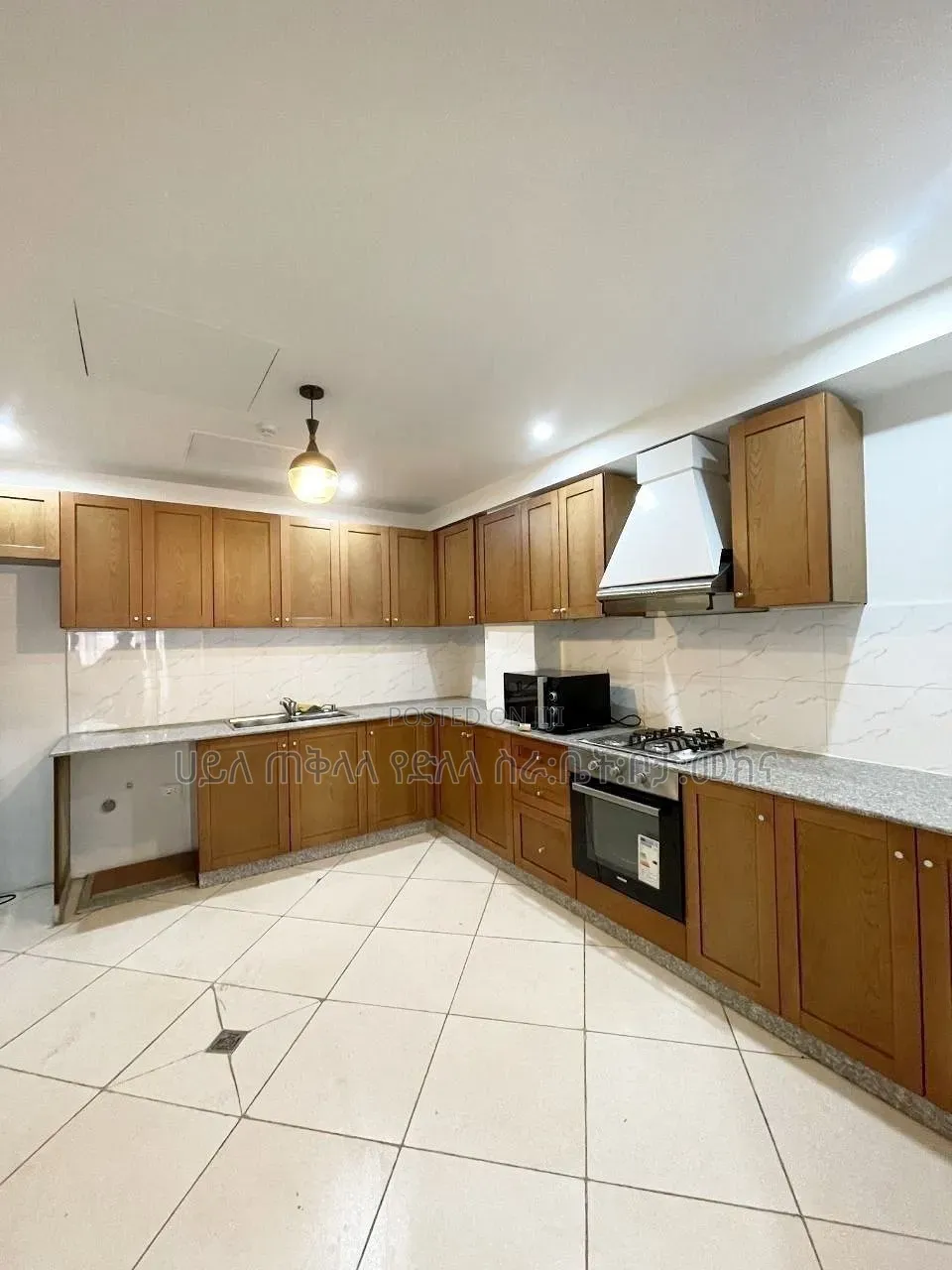 Furnished 5bdrm Townhouse/Terrace in Ayat Area Inside, Yeka for sale