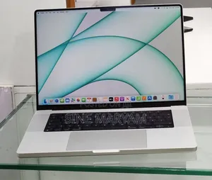 New Laptop Apple MacBook Pro 2015 16GB Intel Core i7 SSD 512GB