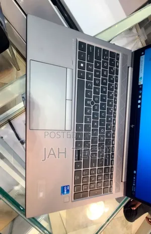 New Laptop HP ZBook Fury 15 G8 16GB Intel Core i7 SSD 512GB