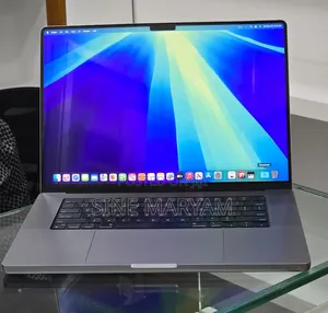 New Laptop Apple MacBook Pro 2020 M1 32GB Apple M1 Pro SSD 512GB