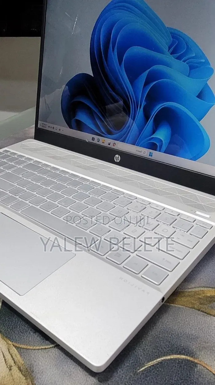 New Laptop HP Pavilion 15 8GB Intel Core i5 SSD 512GB