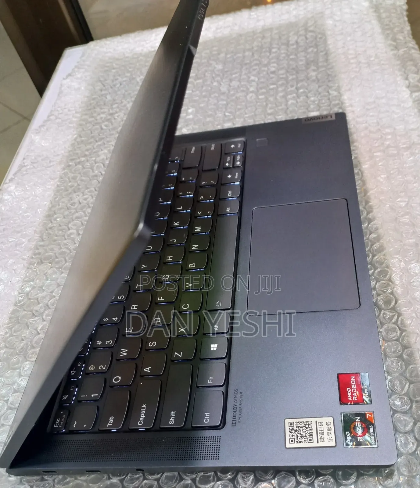 New Laptop Lenovo Yoga 700 16GB AMD Ryzen 7 SSD 512GB