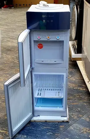 Everest Water Dispenser Features a Top-Loading Design