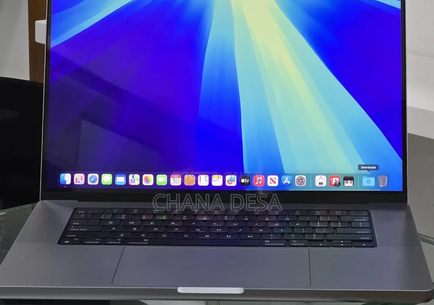 New Laptop Apple MacBook Pro 2021 M1 Max 32GB Apple M1 Pro SSD 512GB