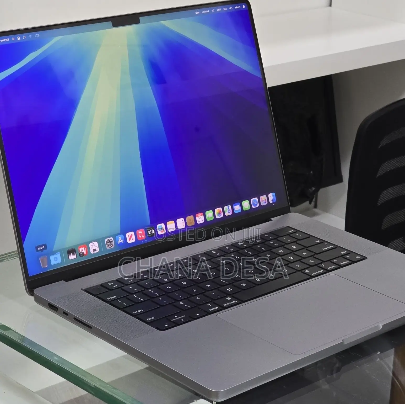 New Laptop Apple MacBook Pro 2021 M1 Max 32GB Apple M1 Pro SSD 512GB