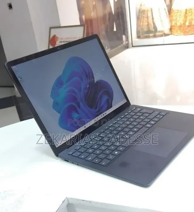 New Laptop Microsoft Surface Laptop 4 16GB Intel Core i7 SSD 512GB