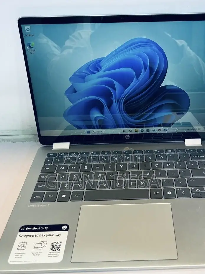 New Laptop HP OmniBook 5 Flip 16GB Intel Core i7 SSD 512GB