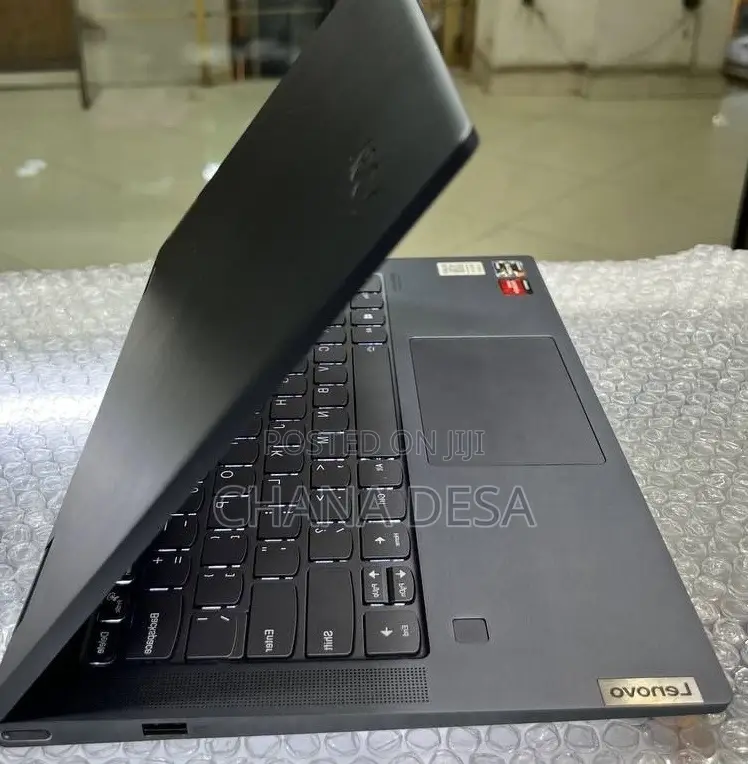 New Laptop Lenovo 16GB AMD Ryzen 7 SSD 512GB