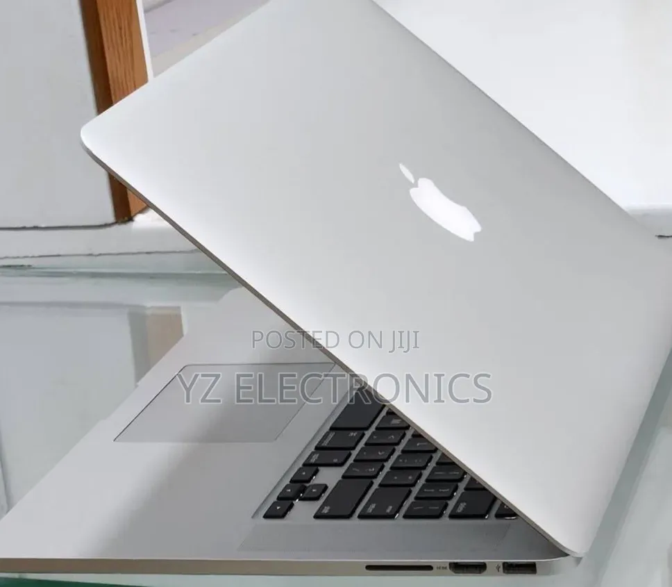 New Laptop Apple MacBook Pro 2015 16GB Intel Core i7 SSD 512GB
