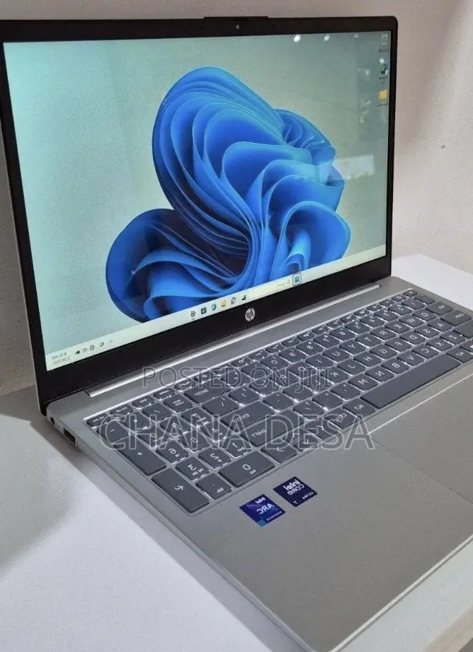 New Laptop HP 16GB Intel Core Ultra 7 SSD 1T