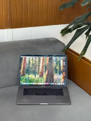 New Laptop Apple MacBook Pro 2019 32GB Intel Core i9 SSD 512GB