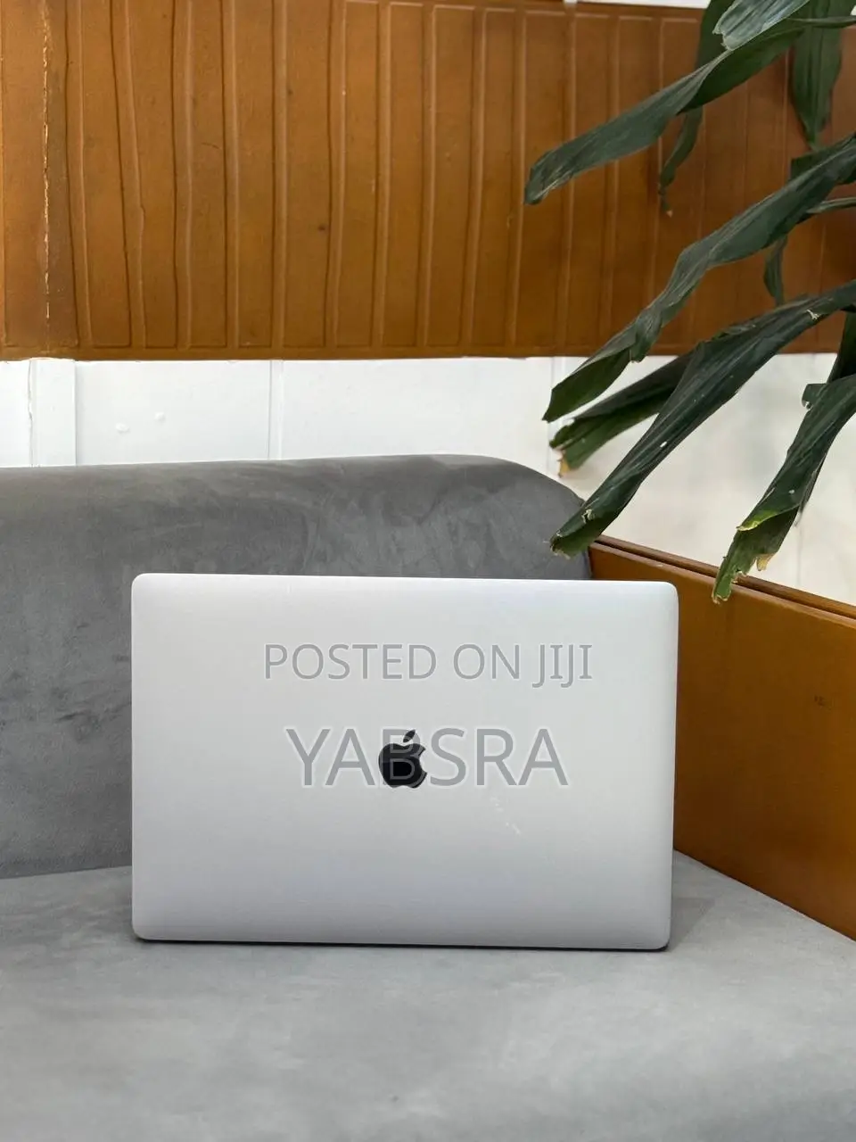 New Laptop Apple MacBook Pro 2019 32GB Intel Core i9 SSD 512GB