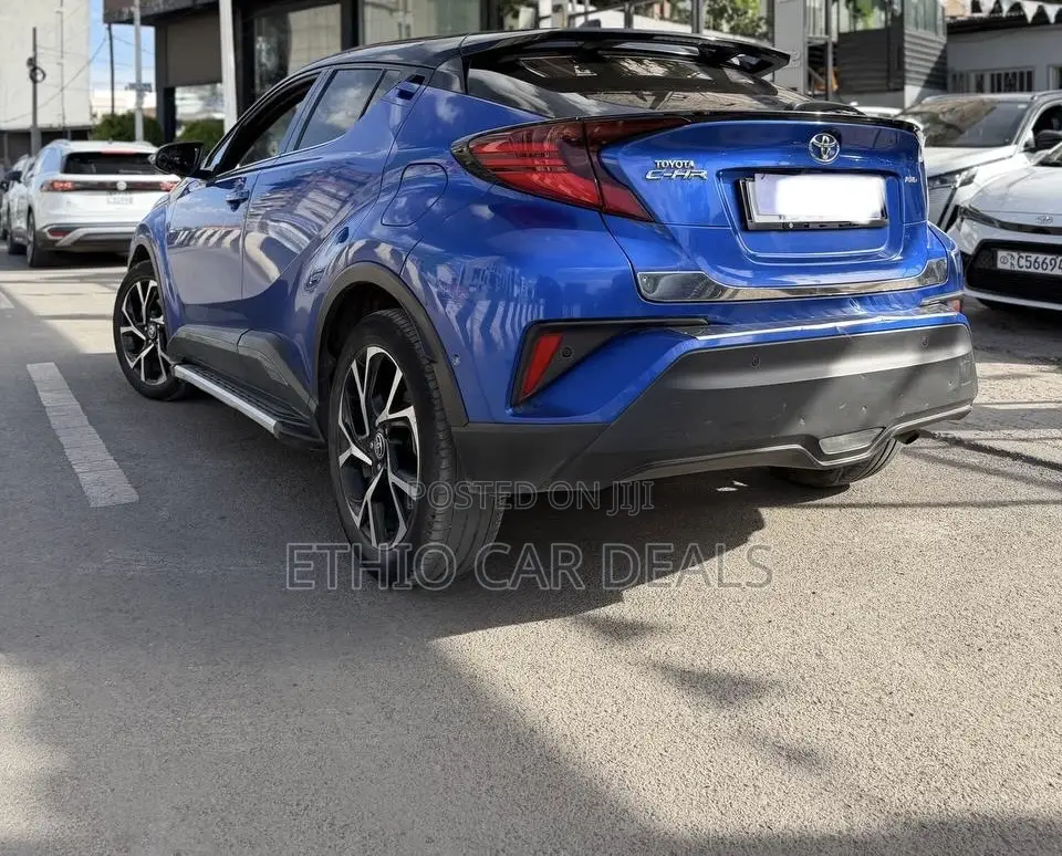 Toyota C-HR 2021 Blue