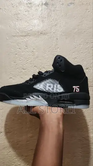 Air Jordan 5 Metalic