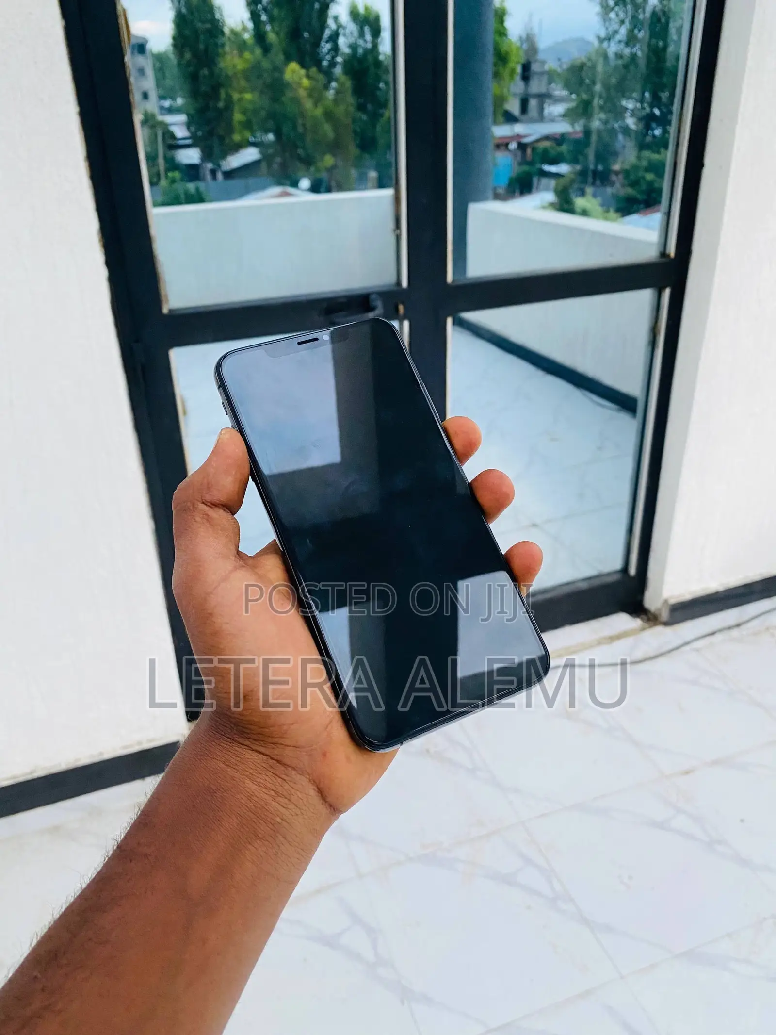New Apple iPhone XS Max 64 GB Black