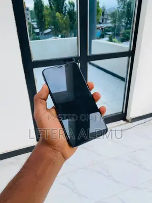 New Apple iPhone XS Max 64 GB Black