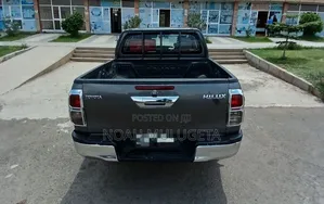 Toyota Hilux 2017 Blue