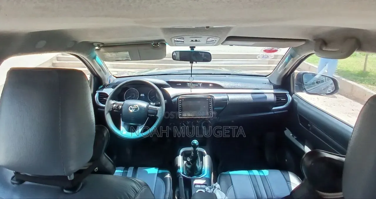 Toyota Hilux 2017 Blue
