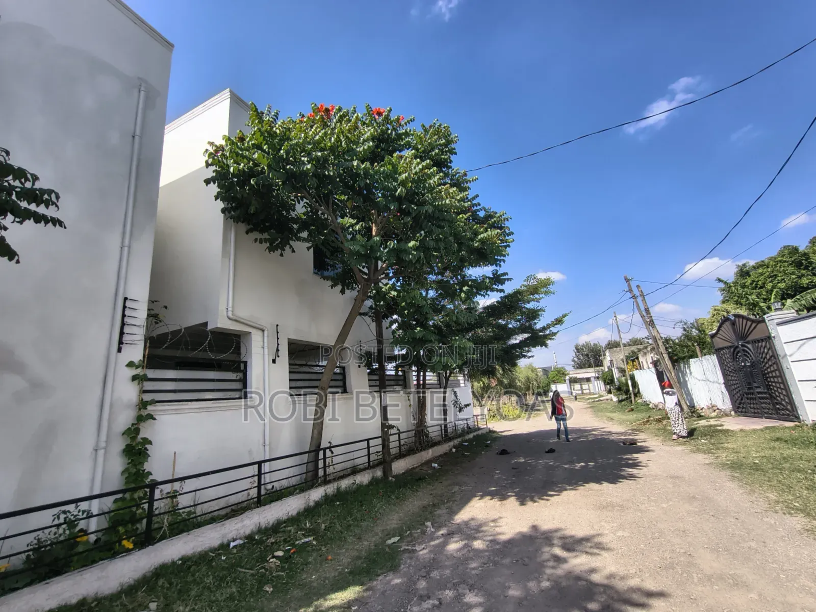 Furnished 6bdrm Apartment in G+1, East Shewa for sale
