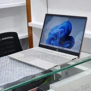 New Laptop HP Pavilion 15 8GB Intel Core i5 SSD 512GB
