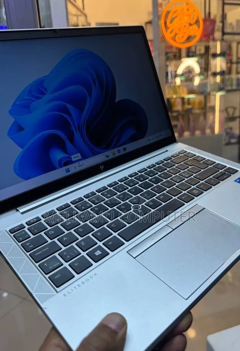 New Laptop HP EliteBook 840 G8 16GB Intel Core i5 SSD 256GB