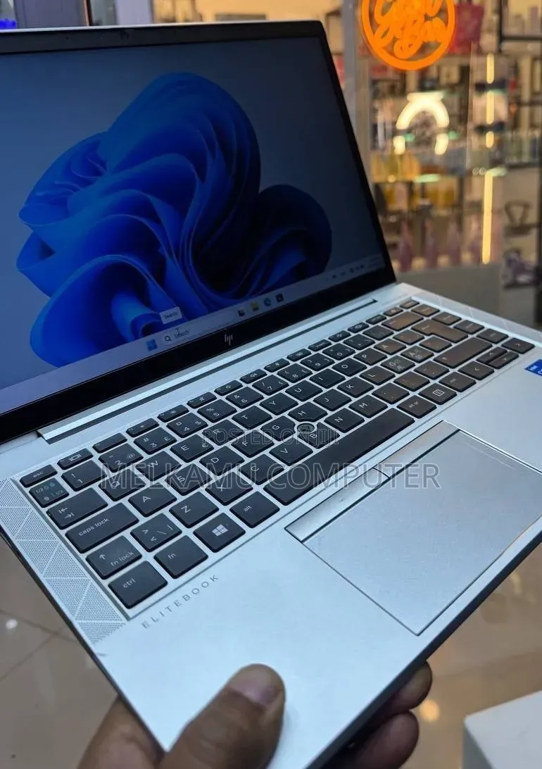 New Laptop HP EliteBook 840 G8 16GB Intel Core i5 SSD 256GB