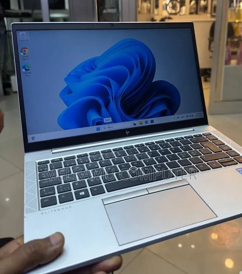 New Laptop HP EliteBook 840 G8 16GB Intel Core i5 SSD 256GB