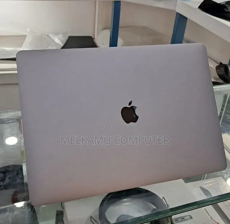 New Laptop Apple MacBook Pro 2019 32GB Intel Core i9 SSD 1T