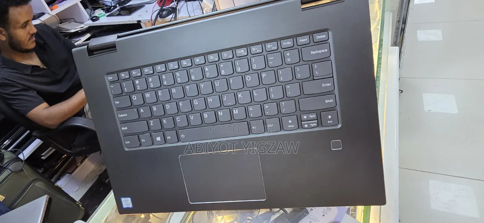 New Laptop Lenovo Yoga 730 8GB Intel Core i5 SSD 256GB