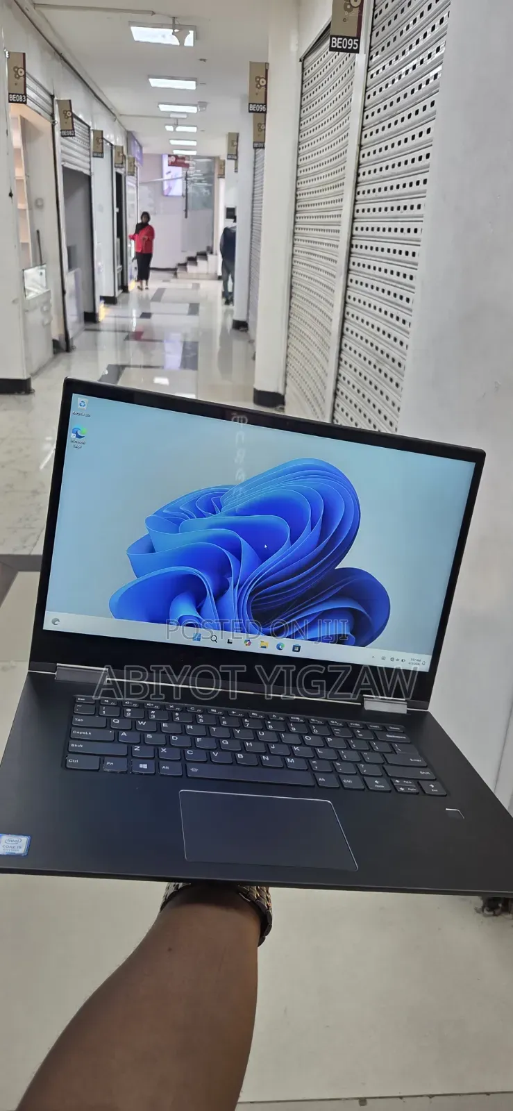 New Laptop Lenovo Yoga 730 8GB Intel Core i5 SSD 256GB