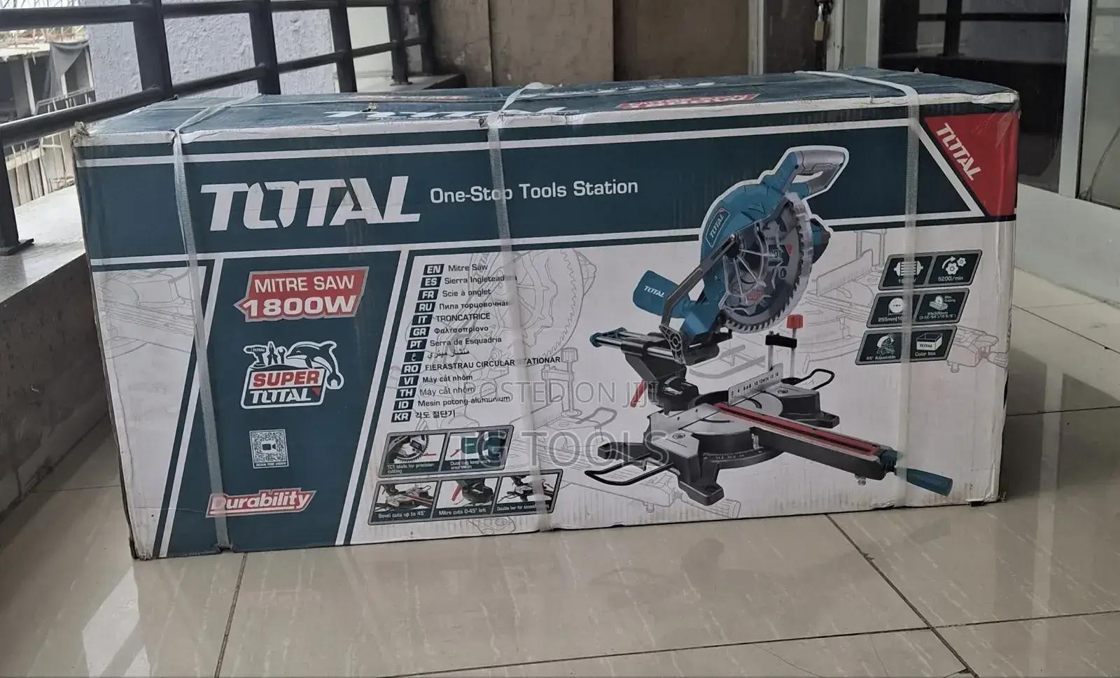 Total Mitre Saw 1800w