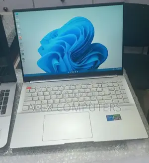 New Laptop Asus VivoBook 15 X505BA 16GB Intel Core i5 SSD 512GB